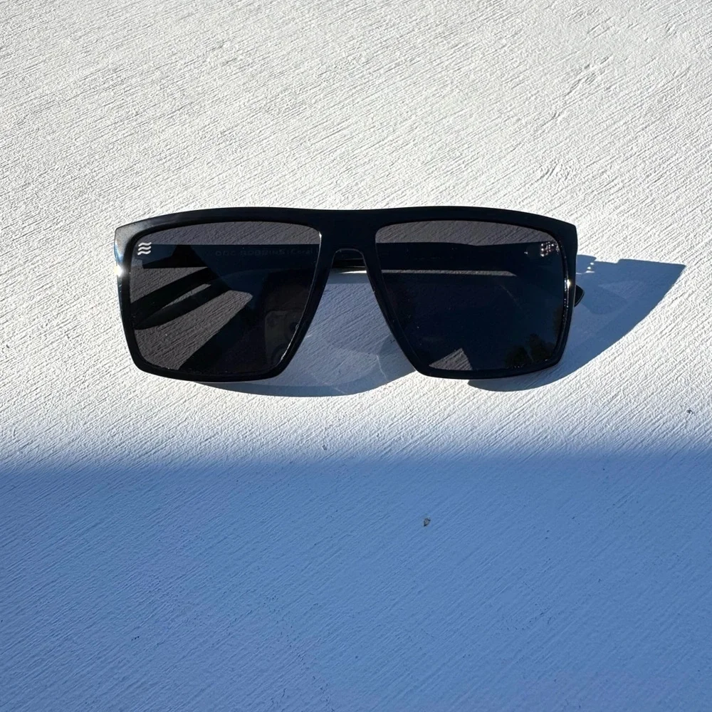 Neven Tropical Detail Sunglasses - Picture 4 of 5